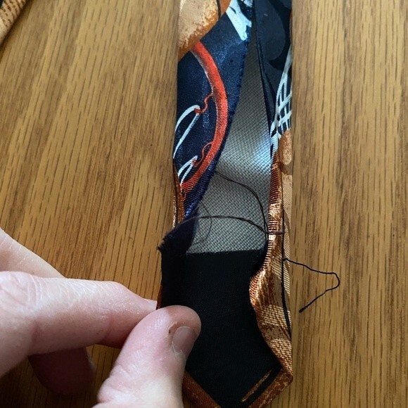 Roberto Cellini Basketball Hoops Men’s Neck Tie - Picture 6 of 7